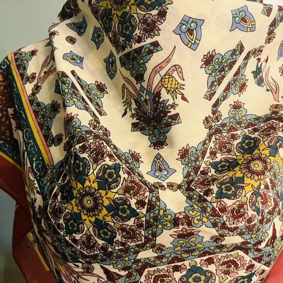 Vintage Mosaic-Inspired Square Scarf — Oriental Elegance (90 × 90 cm) - Picture 3 of 9